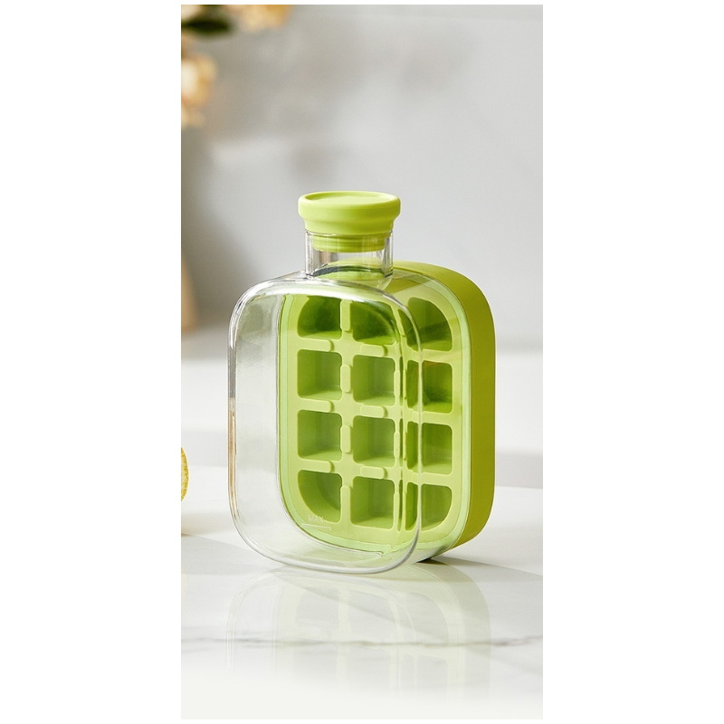 Iskubsflaska med tillhörande sugrör