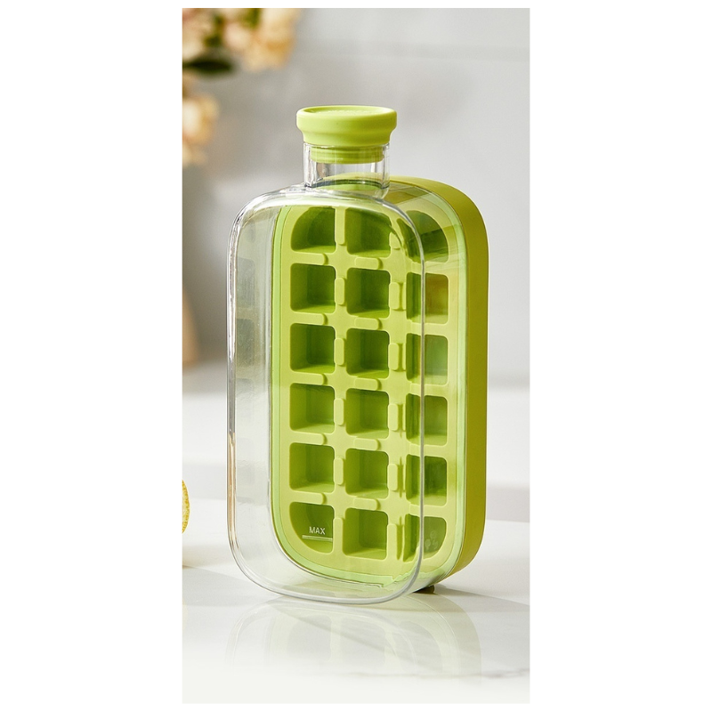 Iskubsflaska med tillhörande sugrör