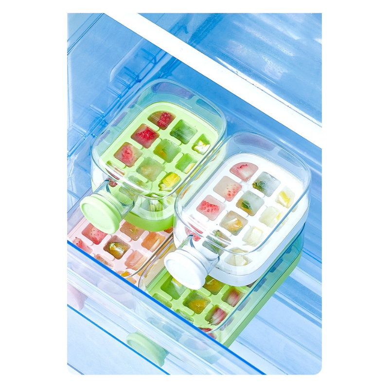 Iskubsflaska med tillhörande sugrör