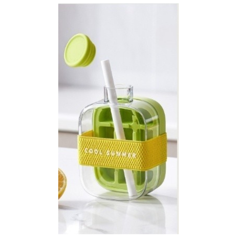 Iskubsflaska med tillhörande sugrör